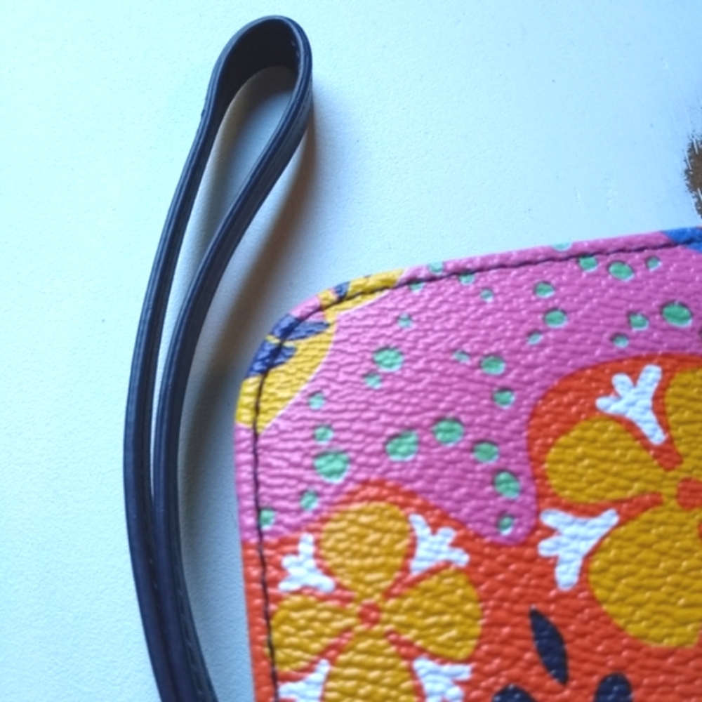 Zip-Around Rio Wristlet | Vera Bradley
